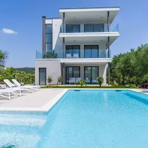  Apartament D. Marine
